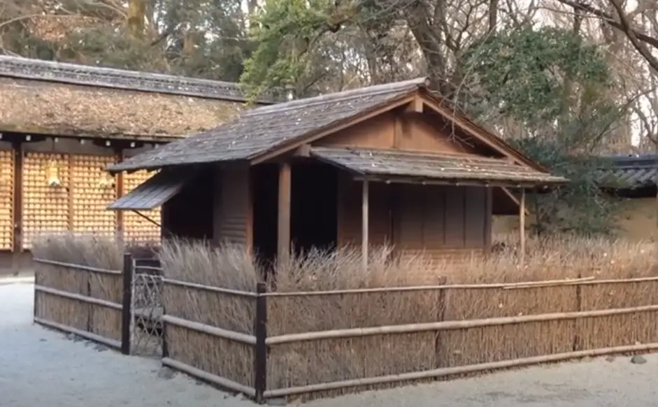 Traditional Japanese hut. Source: Youtube video screengrab